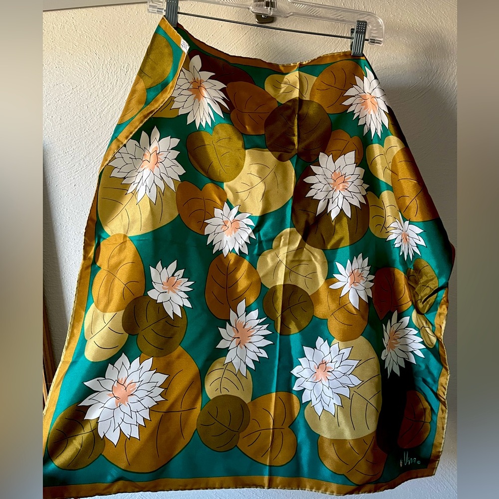 Vintage Vera Neumann Lotus square scarf